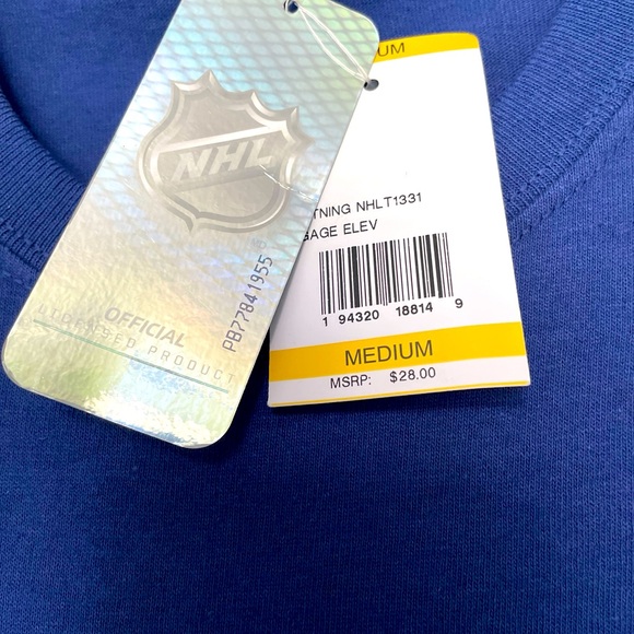 NWT LIGHTNING HOCKEY LEAGUE M TEE T-SHIRT OFFICIAL LICENSED PRODUCT DARK BLUE - Picture 4 of 5